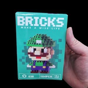 Brand New Green Nintendo Mario Bricks Lego Figure